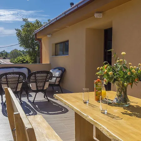 Idyllisches Mit Privatpool, Meerblick Und Flughafentransfer