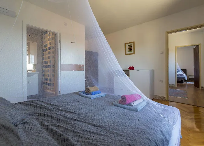 Сasa de vacaciones Idyllisches Mit Privatpool, Meerblick Und Flughafentransfer
