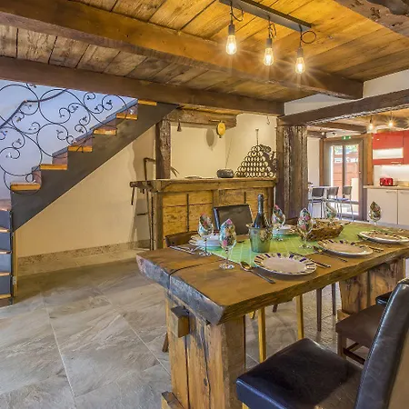 Nyaraló Idyllisches Mit Privatpool, Meerblick Und Flughafentransfer *