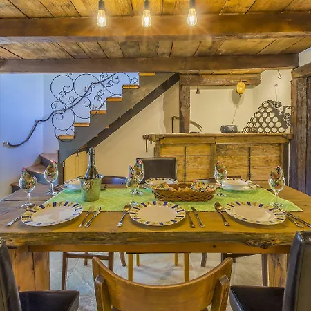 Idyllisches Mit Privatpool, Meerblick Und Flughafentransfer Nyaraló *