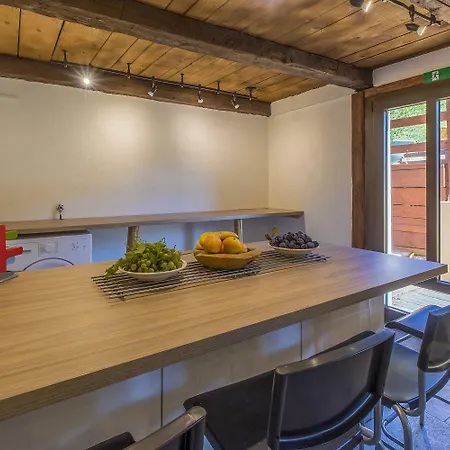 Idyllisches Mit Privatpool, Meerblick Und Flughafentransfer Bribir