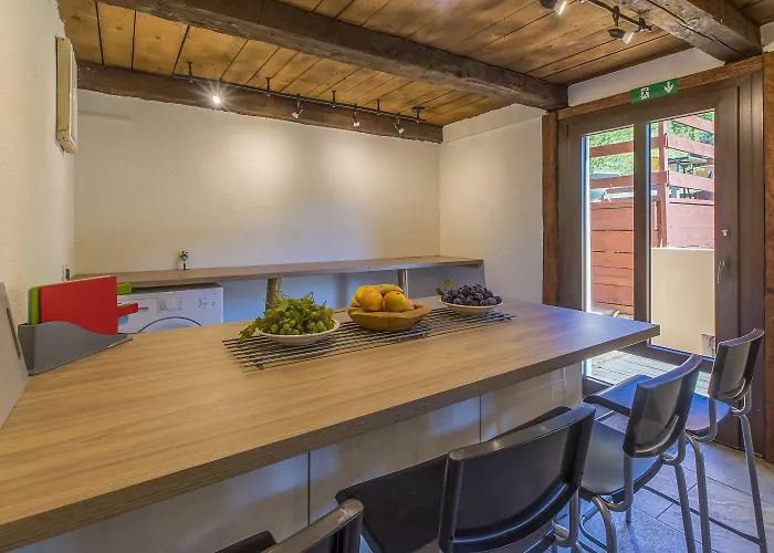 Idyllisches Mit Privatpool, Meerblick Und Flughafentransfer Bribir