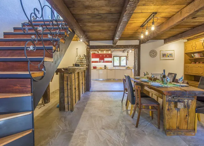 Idyllisches Mit Privatpool, Meerblick Und Flughafentransfer Nyaraló