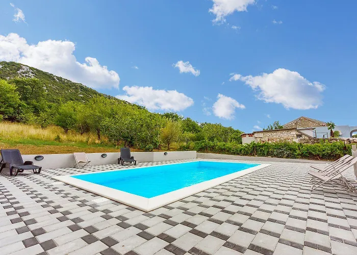 Idyllisches Mit Privatpool, Meerblick Und Flughafentransfer Bribir