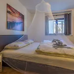 Idyllisches Mit Privatpool, Meerblick Und Flughafentransfer Дом отдыха Брибир