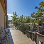 Дом отдыха Idyllisches Mit Privatpool, Meerblick Und Flughafentransfer Брибир